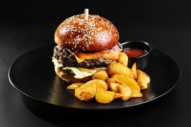 Бургер з запеченою картоплею