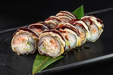 Смажений рол зі смаженим лососем