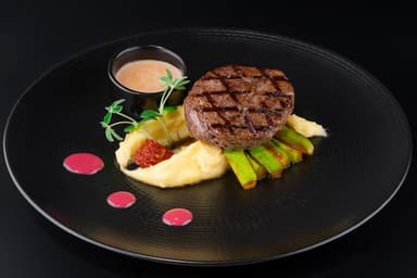 Філе яловичини медіум з овочами