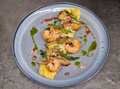 Омлет з сиром Брі та смаженими креветками