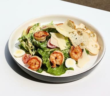 Салат Цезар з білоногими креветками