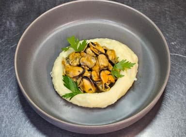 Піджарка з мясом мідій з картопляним пюре