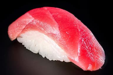 Суші з тунцем