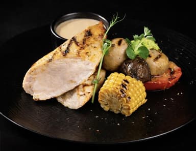 Куряча грудкa з овочами гриль